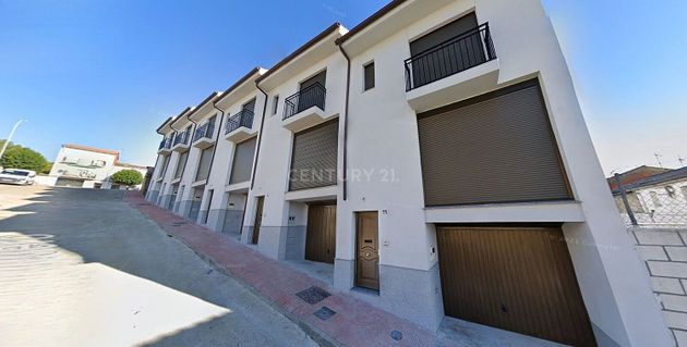 Foto 2 de Casa en venda a avenida De la Montaña de 4 habitacions amb terrassa