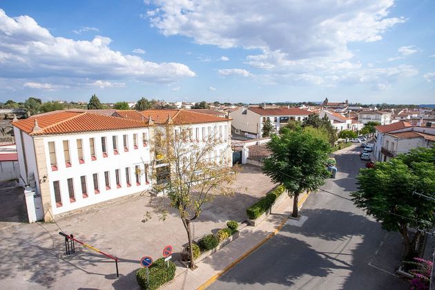 Foto 2 de Pis en venda a Malpartida de Cáceres de 4 habitacions amb terrassa i garatge