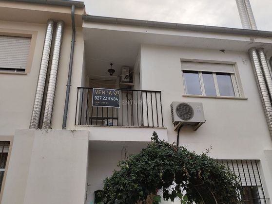Foto 1 de Venta de casa en calle Adela Navarro Perales de 4 habitaciones con terraza y aire acondicionado