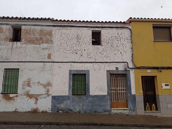 Foto 1 de Casa adossada en venda a calle Soledad de 4 habitacions i 151 m²