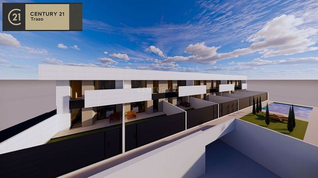 Foto 2 de Casa adossada en venda a calle Cueva del Tibiran de 4 habitacions amb terrassa i piscina