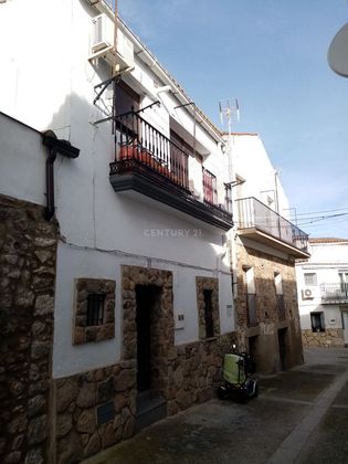 Foto 1 de Casa en venda a calle Concejo de 6 habitacions amb balcó