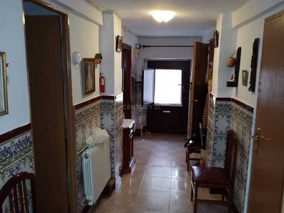 Foto 2 de Casa en venda a calle Concejo de 6 habitacions amb balcó
