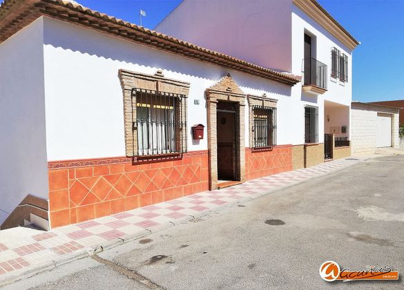 Foto 2 de Casa en venta en calle Pato Colorao de 7 habitaciones con terraza y garaje