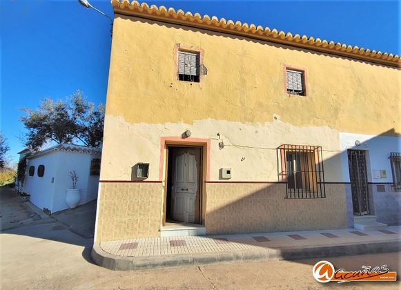 Foto 2 de Casa en venda a calle Cerrillo de 3 habitacions amb jardí