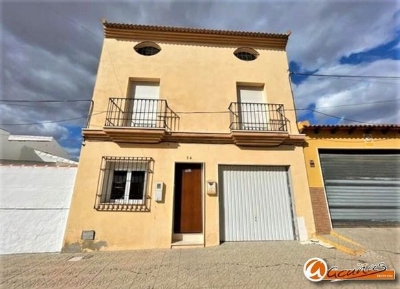 Foto 1 de Casa adossada en venda a calle Cruz de 3 habitacions amb terrassa i garatge