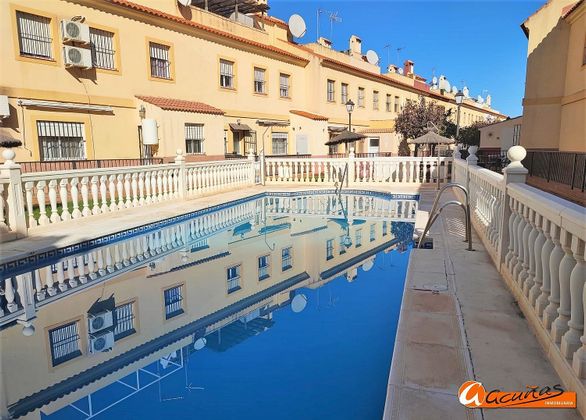 Foto 1 de Casa en venda a Fuente de Piedra de 4 habitacions amb terrassa i piscina