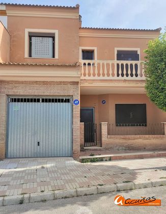 Foto 2 de Venta de casa en avenida Arroyo Rincón de 4 habitaciones con terraza y garaje