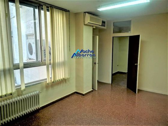 Foto 1 de Oficina en venda a Casco Antiguo - Centro amb aire acondicionat i ascensor
