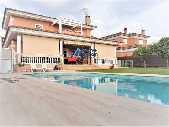 Foto 2 de Xalet en venda a Golf Guadiana de 6 habitacions amb terrassa i piscina
