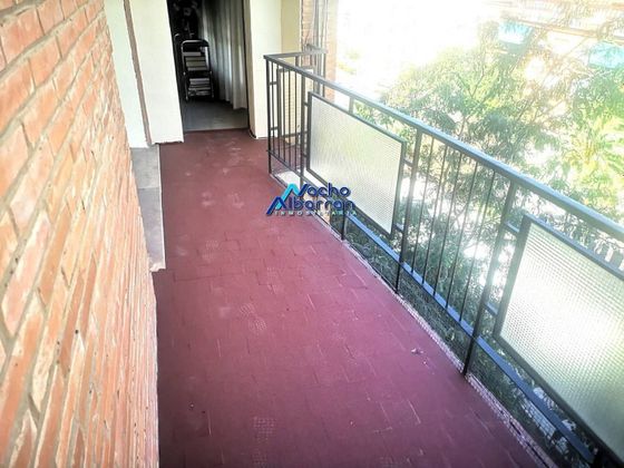Foto 2 de Piso en venta en Santa Marina - La Paz de 4 habitaciones con terraza y calefacción
