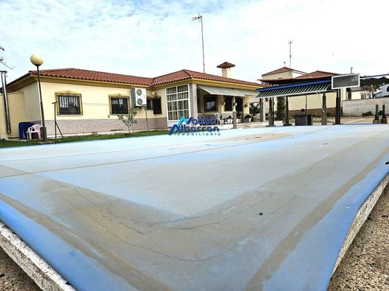 Foto 1 de Venta de chalet en Las Vaguadas - Urb. del Sur de 5 habitaciones con terraza y piscina