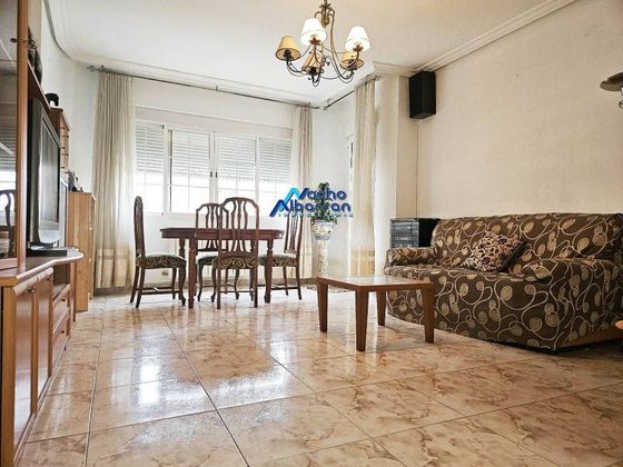 Foto 1 de Pis en venda a Huerta Rosales - Valdepasillas de 3 habitacions amb terrassa i aire acondicionat