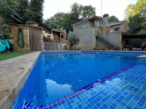 Foto 1 de Venta de chalet en calle Bajada de Las Fuentes de 6 habitaciones con terraza y piscina