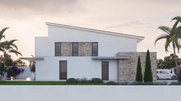Foto 2 de Casa en venta en calle Jaume II El Just de 4 habitaciones con terraza y piscina