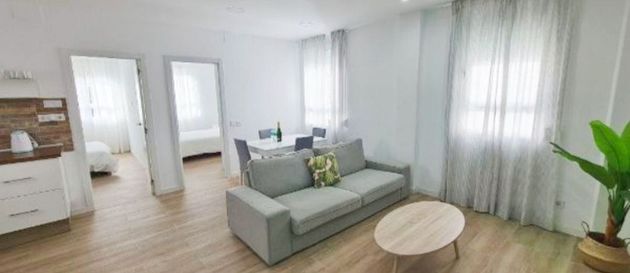 Foto 2 de Venta de piso en Russafa de 2 habitaciones con aire acondicionado y calefacción