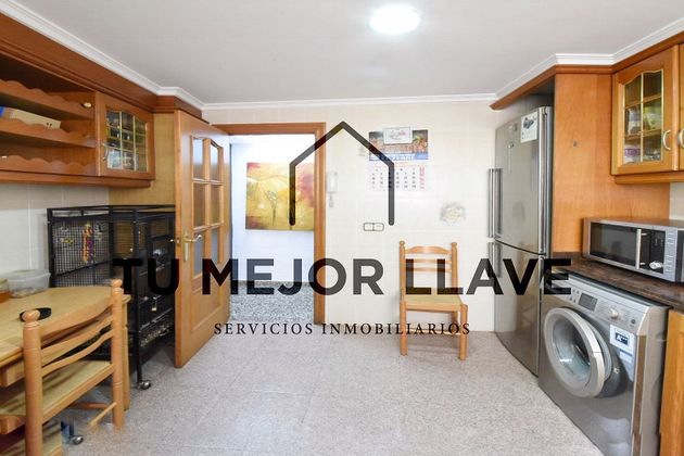 Foto 2 de Venta de piso en El Alborgí de 4 habitaciones con aire acondicionado y calefacción