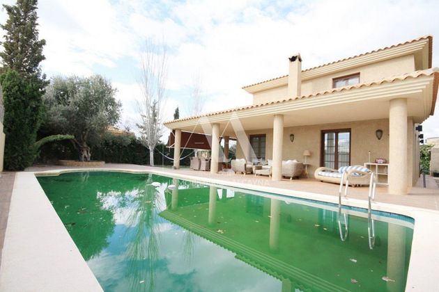 Foto 2 de Xalet en venda a La Alcayna de 5 habitacions amb piscina i garatge