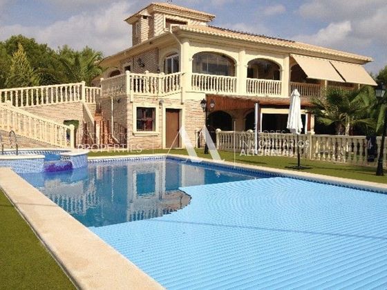 Foto 1 de Casa en venta en Altorreal de 4 habitaciones con terraza y piscina