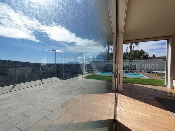 Foto 2 de Chalet en venta en Altorreal de 5 habitaciones con terraza y piscina
