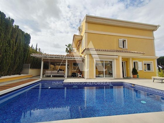 Foto 1 de Chalet en venta en Altorreal de 5 habitaciones con terraza y piscina