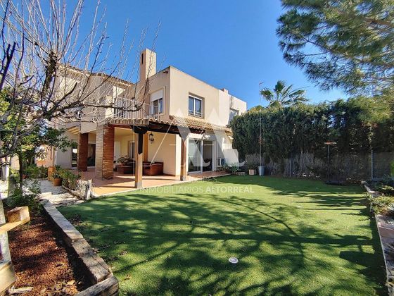 Foto 1 de Casa en venda a Altorreal de 4 habitacions amb terrassa i piscina