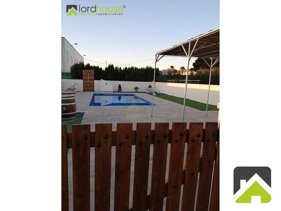 Foto 2 de Casa adossada en venda a Puerto Lumbreras de 4 habitacions amb piscina i aire acondicionat