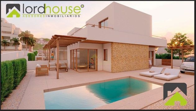 Foto 1 de Casa en venda a calle Estrellas del Mar de 3 habitacions amb piscina