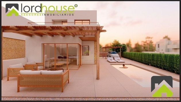 Foto 2 de Casa en venda a calle Estrellas del Mar de 3 habitacions amb piscina