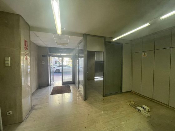 Foto 2 de Local en venta en vía Gran de Ramón y Cajal de 180 m²