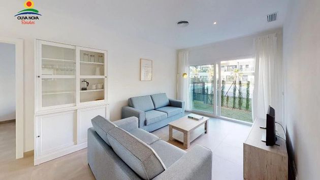 Foto 2 de Pis en venda a Oliva Nova de 3 habitacions amb terrassa i piscina