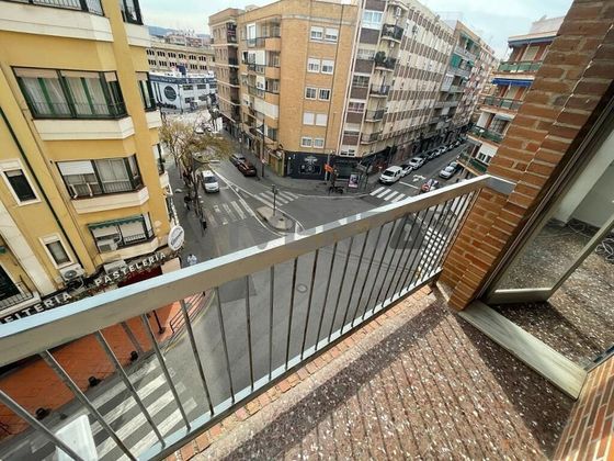 Foto 1 de Pis en venda a Centro - Murcia de 3 habitacions amb terrassa i jardí