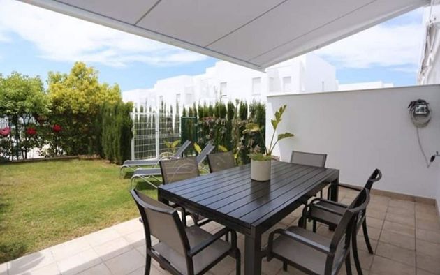 Foto 1 de Casa en lloguer a avenida De Los Barcos de 2 habitacions amb terrassa i piscina