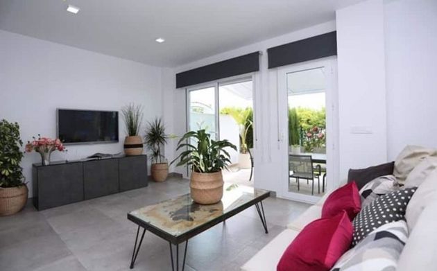 Foto 2 de Casa en lloguer a avenida De Los Barcos de 2 habitacions amb terrassa i piscina
