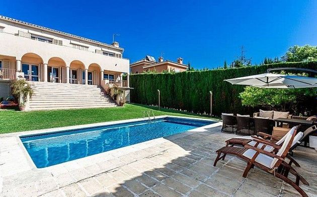 Foto 2 de Casa en lloguer a calle Aries de 5 habitacions amb terrassa i piscina