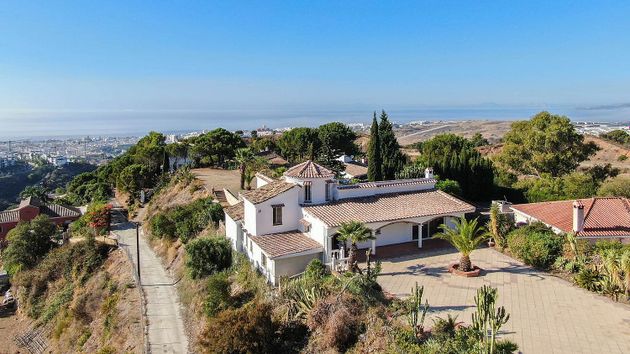 Foto 2 de Casa rural en venda a calle Mar y Sierra de 4 habitacions amb terrassa i piscina