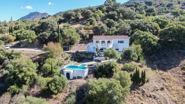 Foto 2 de Casa rural en venda a calle La Pasailla de 3 habitacions amb terrassa i piscina