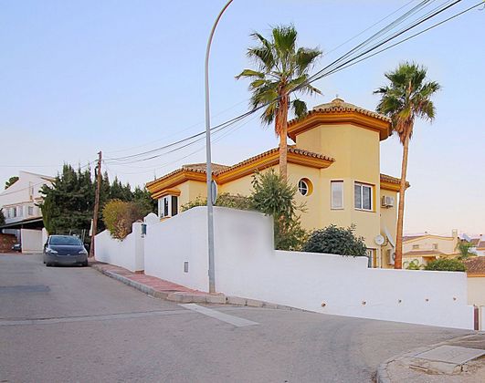 Foto 1 de Xalet en venda a calle El Madroño de 3 habitacions amb terrassa i piscina
