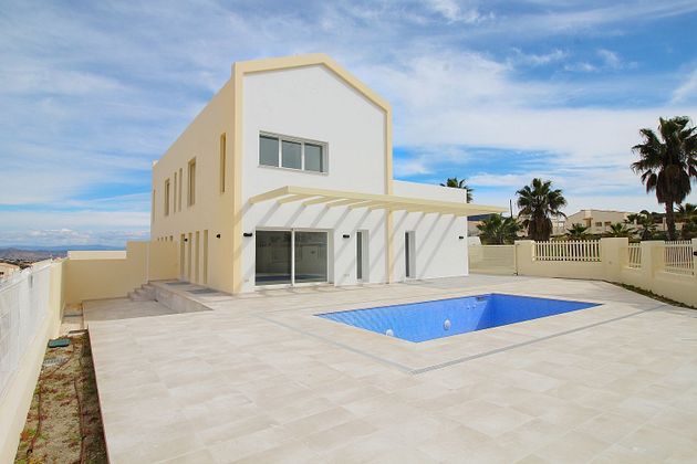 Foto 2 de Venta de chalet en calle Arrabal Nebrales Sunp Delic II de 2 habitaciones con terraza y piscina