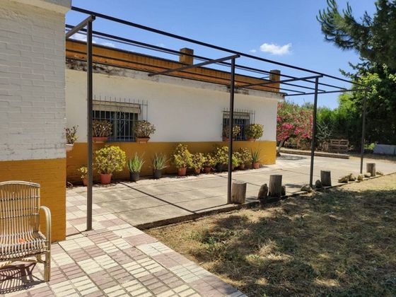 Foto 2 de Venta de chalet en Coria del Río de 2 habitaciones con piscina y garaje