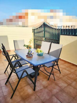 Foto 1 de Casa adossada en venda a Coria del Río de 4 habitacions amb balcó i aire acondicionat