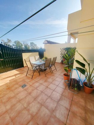 Foto 2 de Venta de casa adosada en Coria del Río de 4 habitaciones con balcón y aire acondicionado