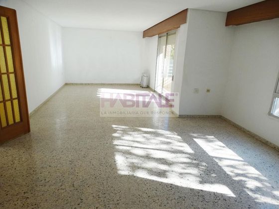 Foto 1 de Piso en venta en Xàtiva de 3 habitaciones con balcón y ascensor