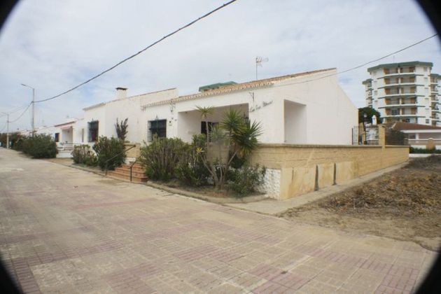 Foto 1 de Venta de chalet en calle Juan Antonio de la Bella de 5 habitaciones con terraza y balcón