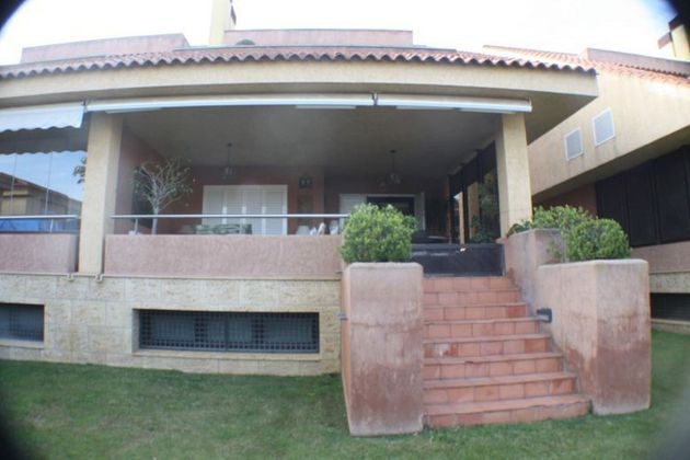 Foto 2 de Casa en venta en paseo Barranco del Moro de 5 habitaciones con terraza y piscina