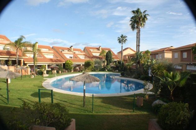 Foto 1 de Casa en venta en paseo Barranco del Moro de 5 habitaciones con terraza y piscina