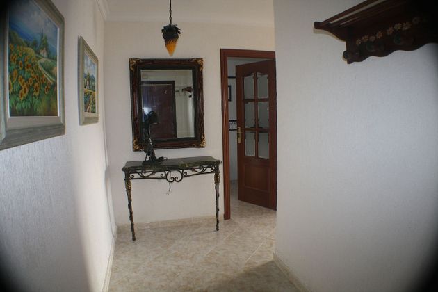 Foto 2 de Pis en venda a avenida De Luis Grau de 4 habitacions amb terrassa i garatge
