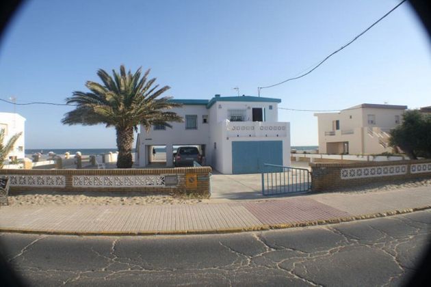 Foto 1 de Xalet en venda a calle Atlántico de 5 habitacions amb terrassa i garatge
