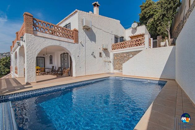 Foto 2 de Casa en venda a urbanización Delta de 4 habitacions amb terrassa i piscina