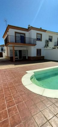 Foto 2 de Chalet en venta en Molares (Los) de 3 habitaciones con piscina y garaje